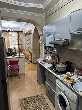 Satılır 4 otaqlı mənzil 95 m²