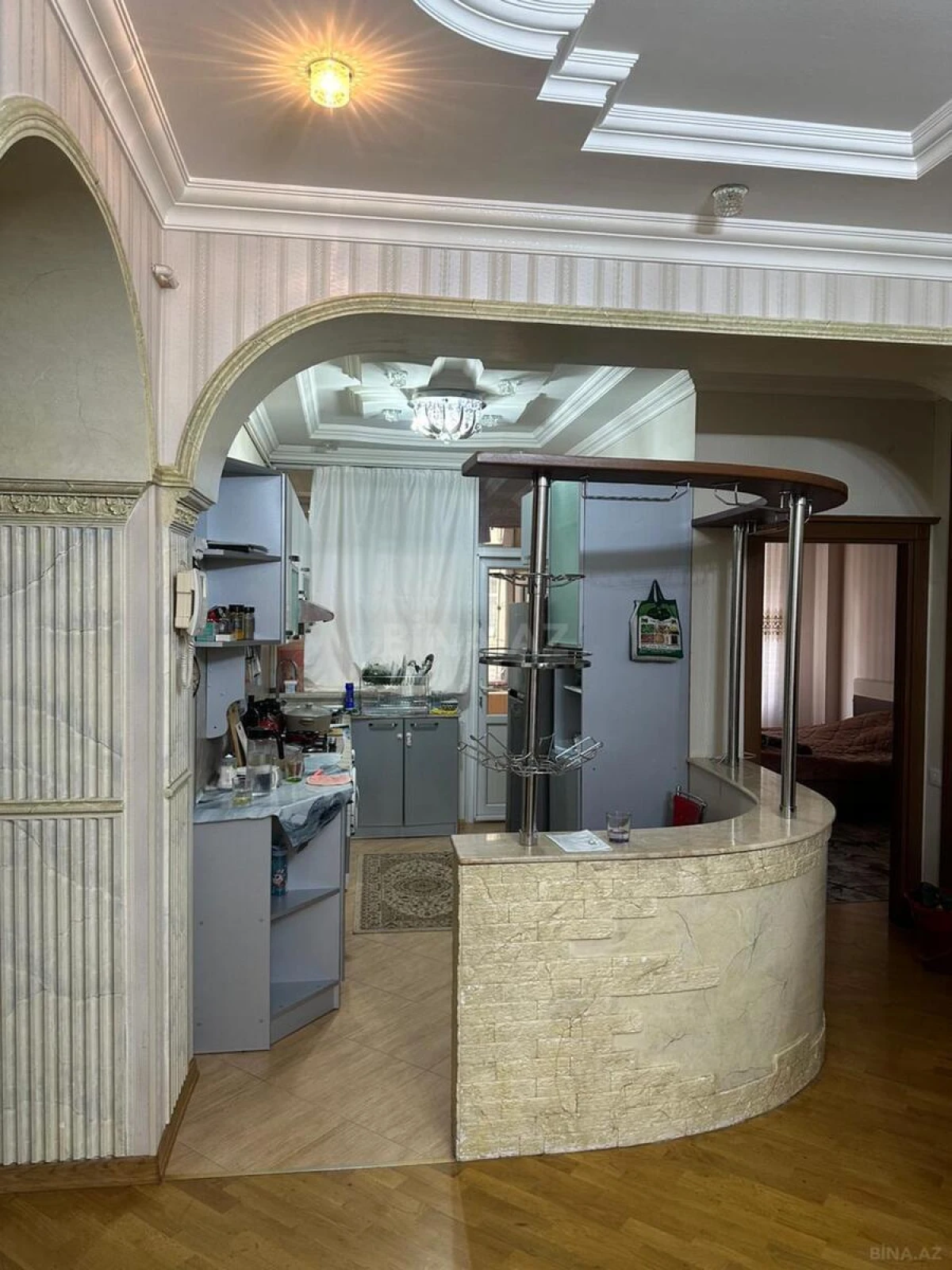 Satılır 4 otaqlı mənzil 95 m²