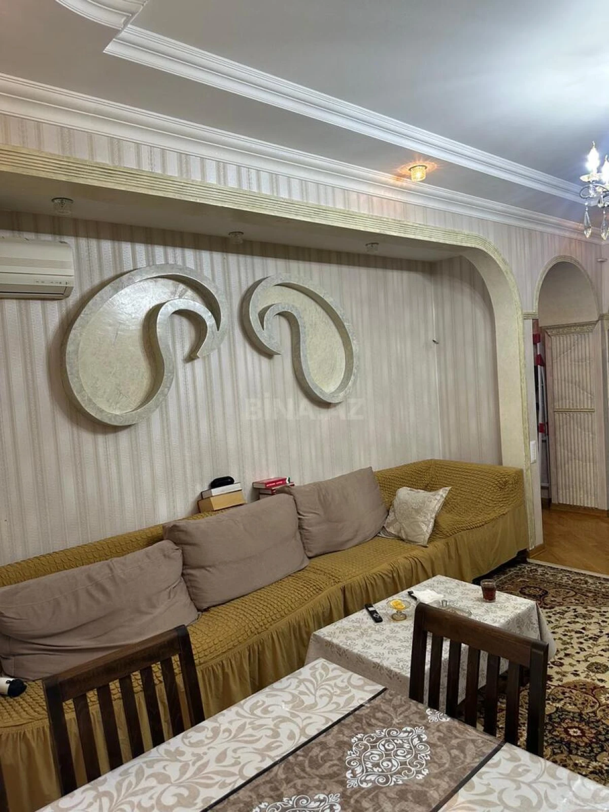 Satılır 4 otaqlı mənzil 95 m²
