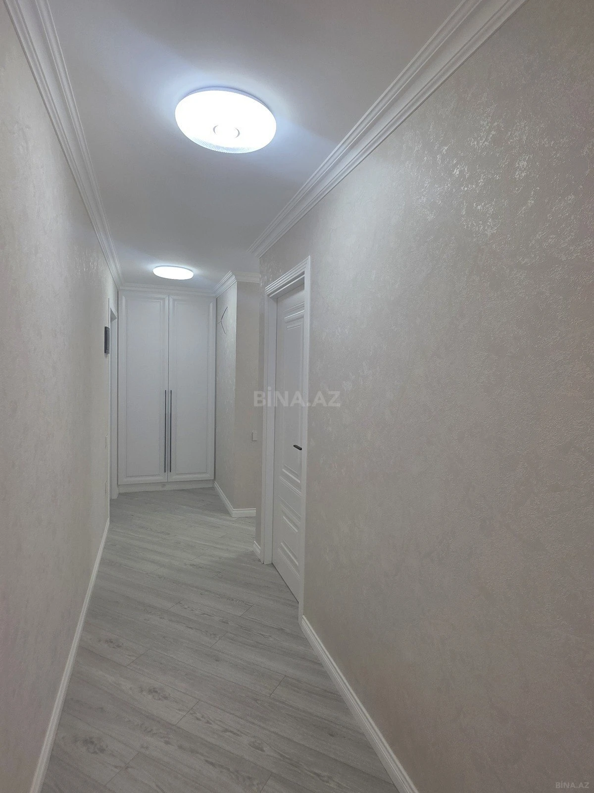 Satılır 2 otaqlı mənzil 65 m²