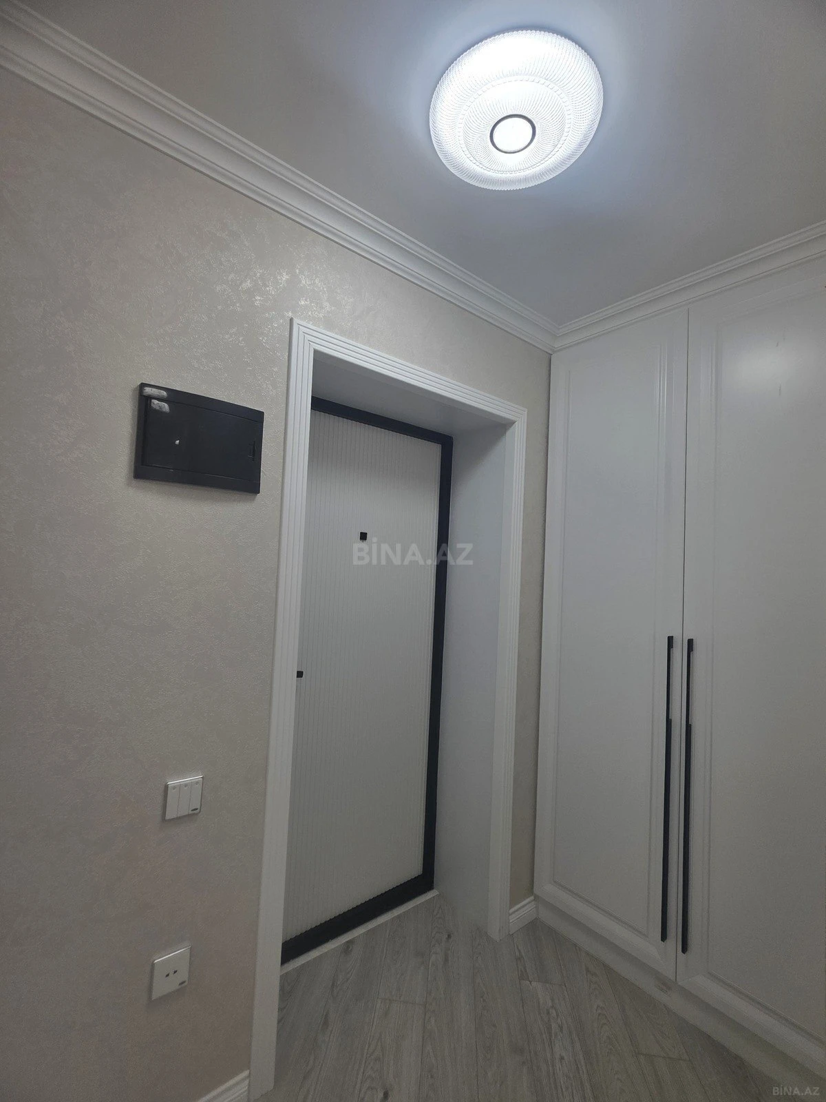 Satılır 2 otaqlı mənzil 65 m²
