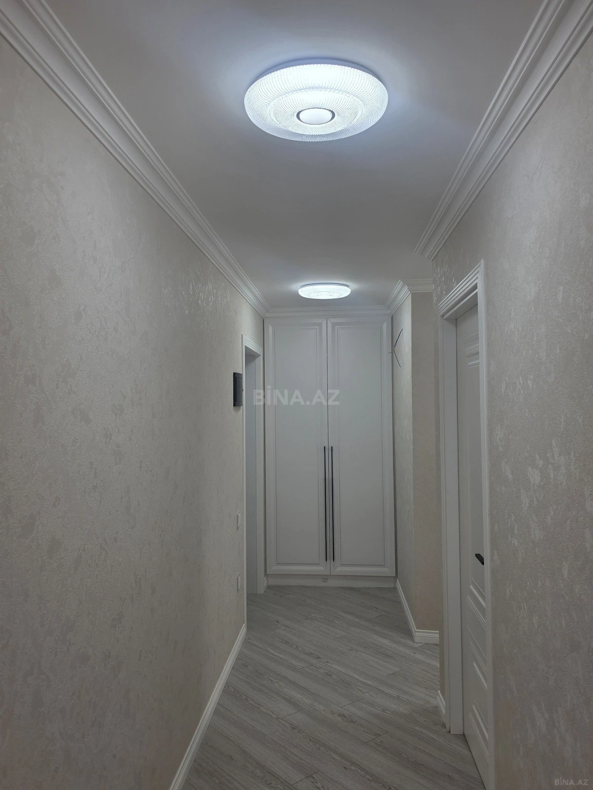 Satılır 2 otaqlı mənzil 65 m²