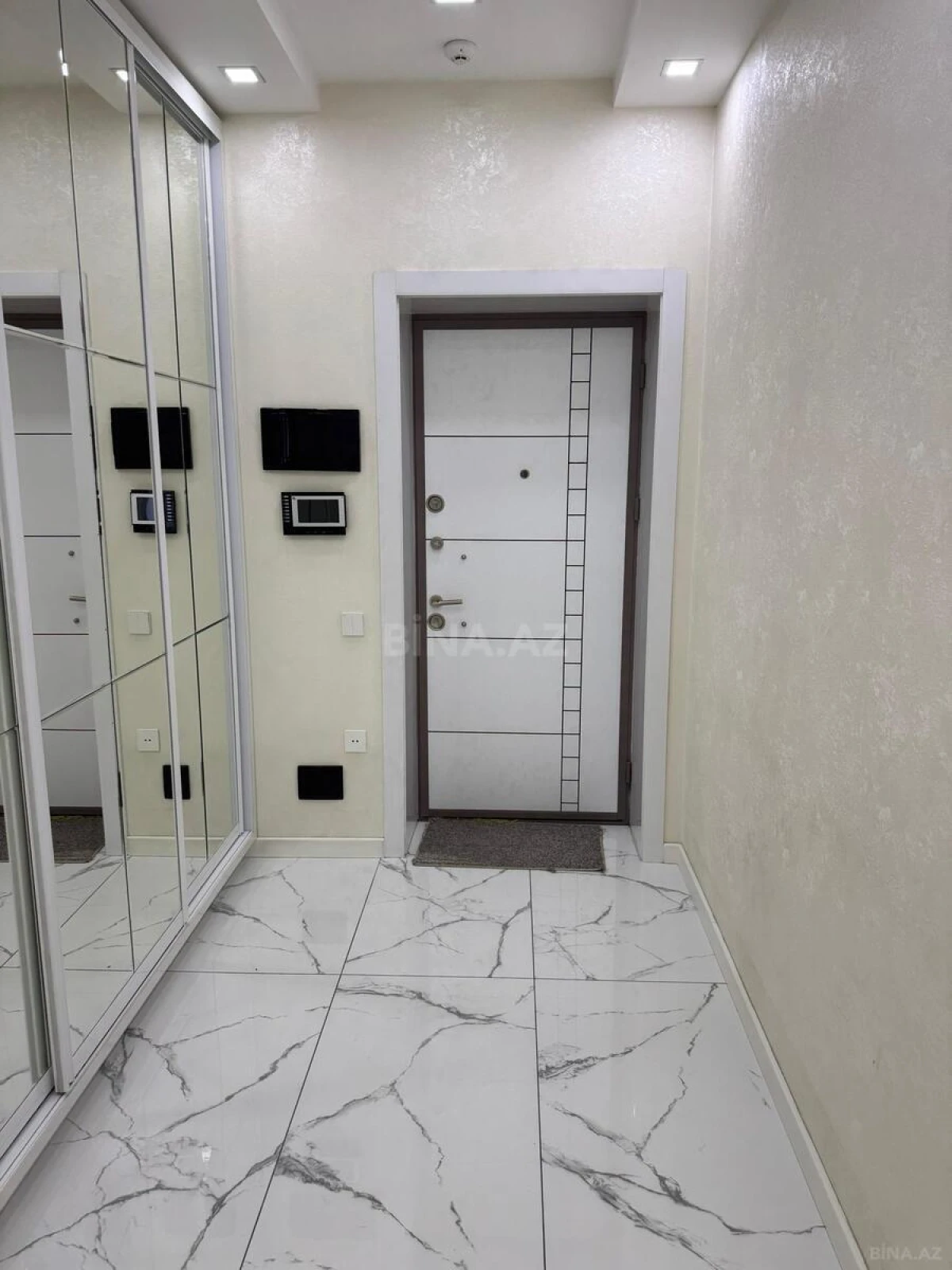 Kirayə verilir 3 otaqlı mənzil 103 m²