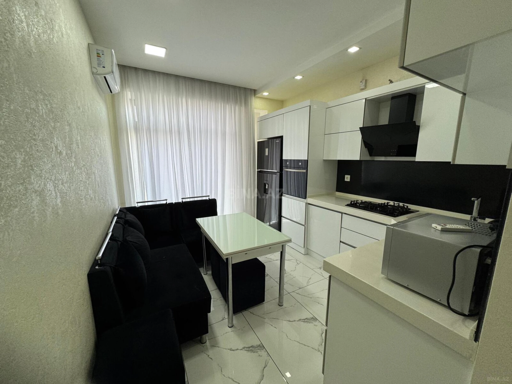 Kirayə verilir 3 otaqlı mənzil 103 m²