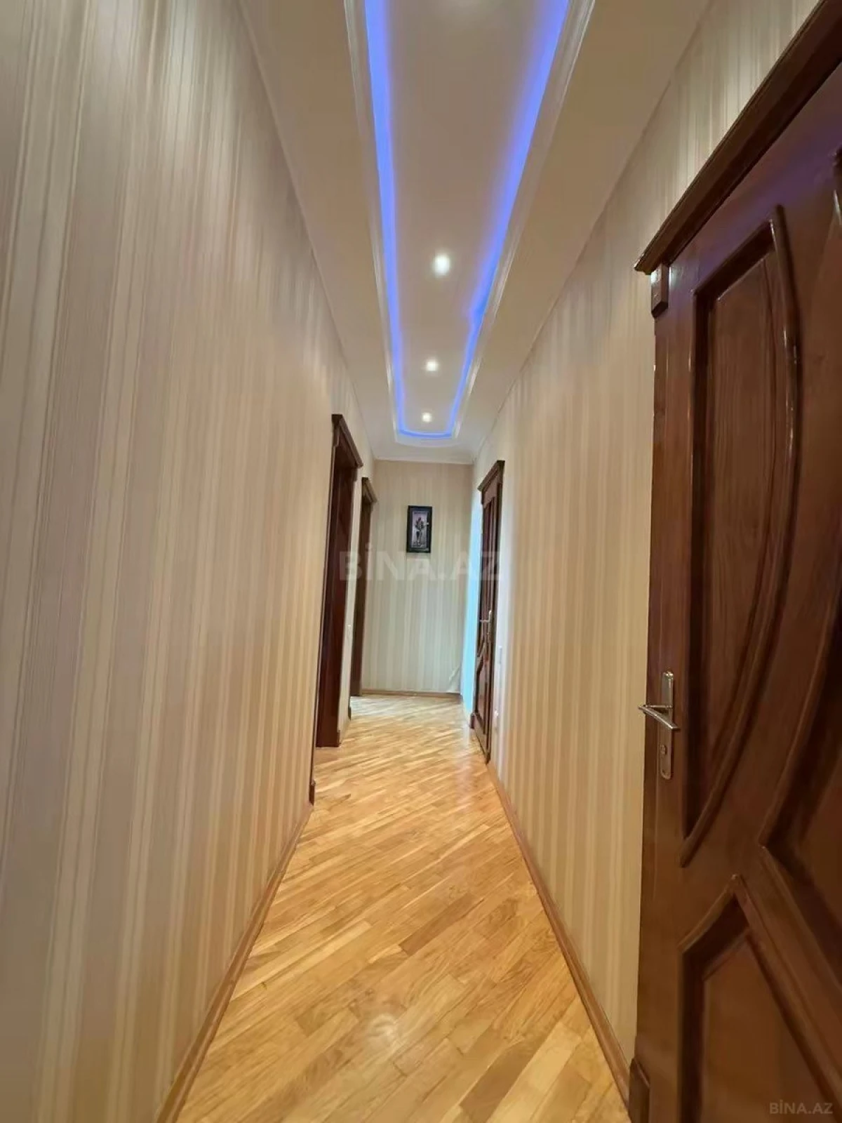 Kirayə verilir 3 otaqlı mənzil 142 m²