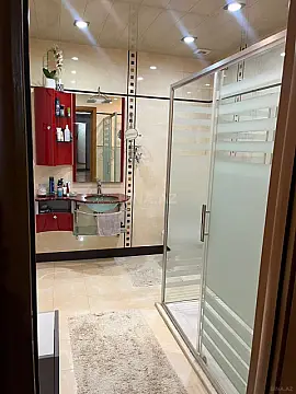 Kirayə verilir 5 otaqlı mənzil 185 m²