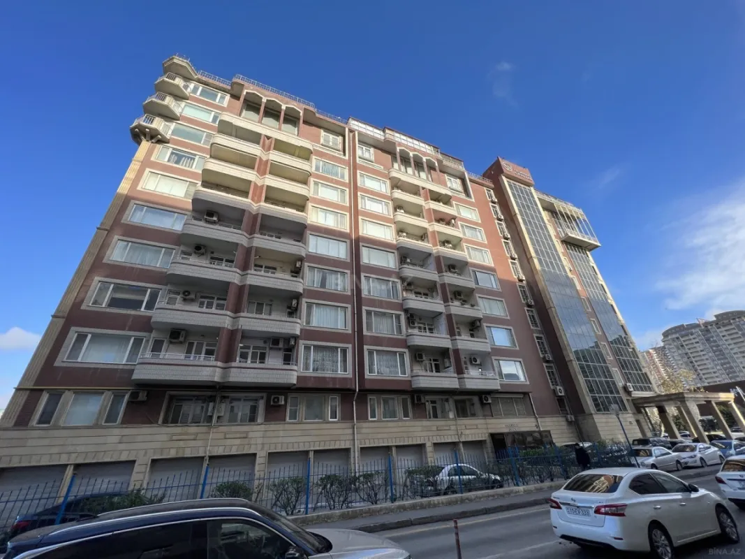 Kirayə verilir 5 otaqlı mənzil 185 m²
