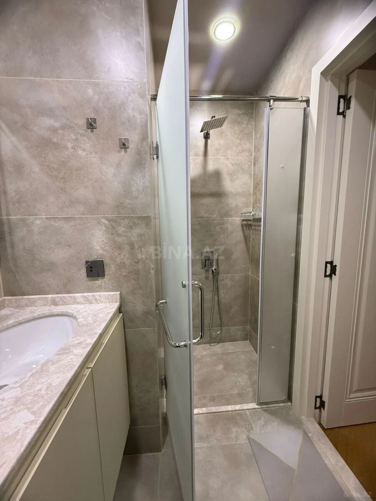 Kirayə verilir 3 otaqlı mənzil 100 m²