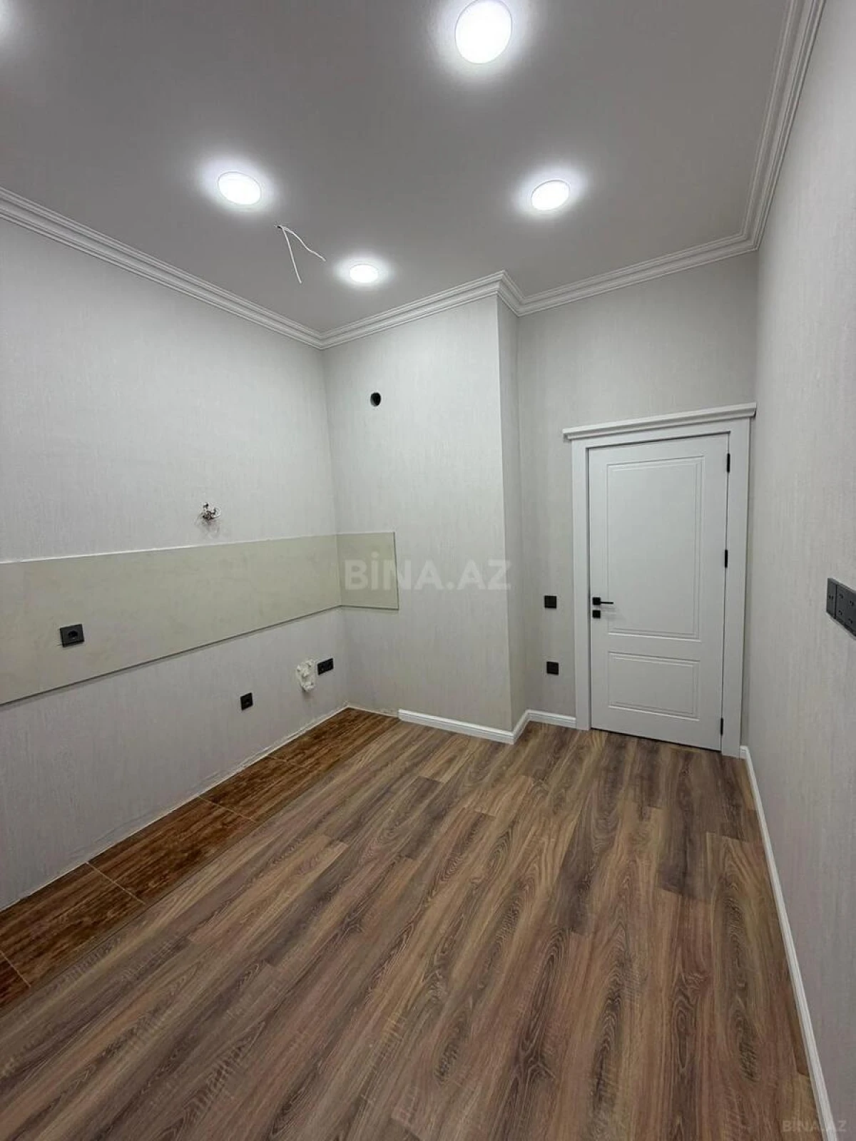 Satılır 2 otaqlı mənzil 85 m²