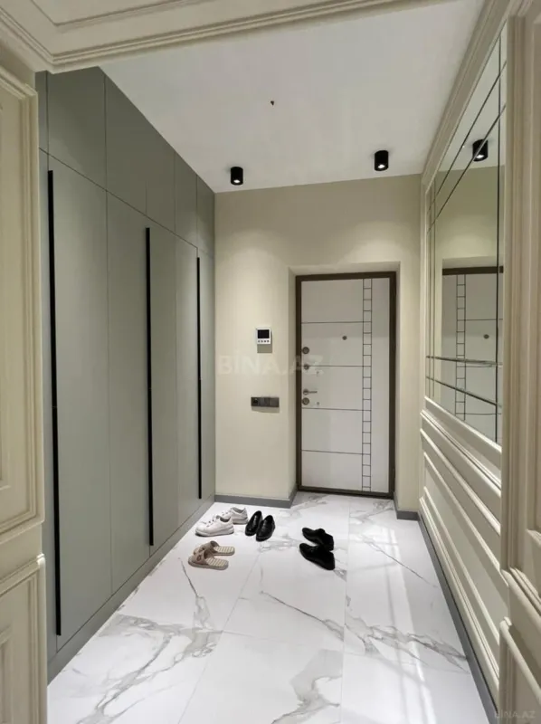 Kirayə verilir 2 otaqlı mənzil 115 m²