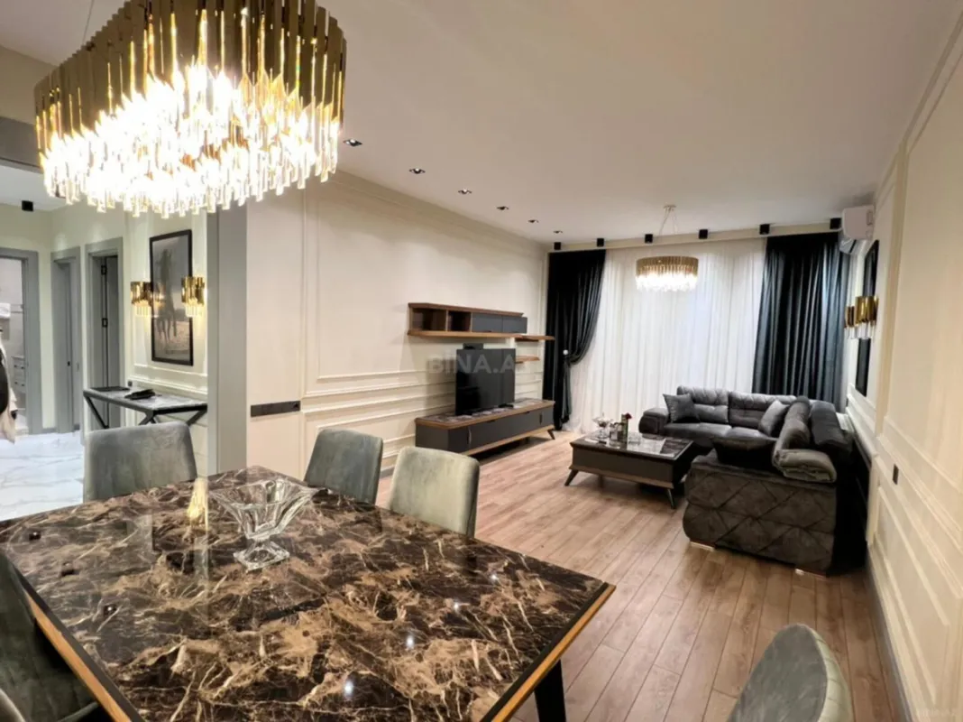 Kirayə verilir 2 otaqlı mənzil 115 m²