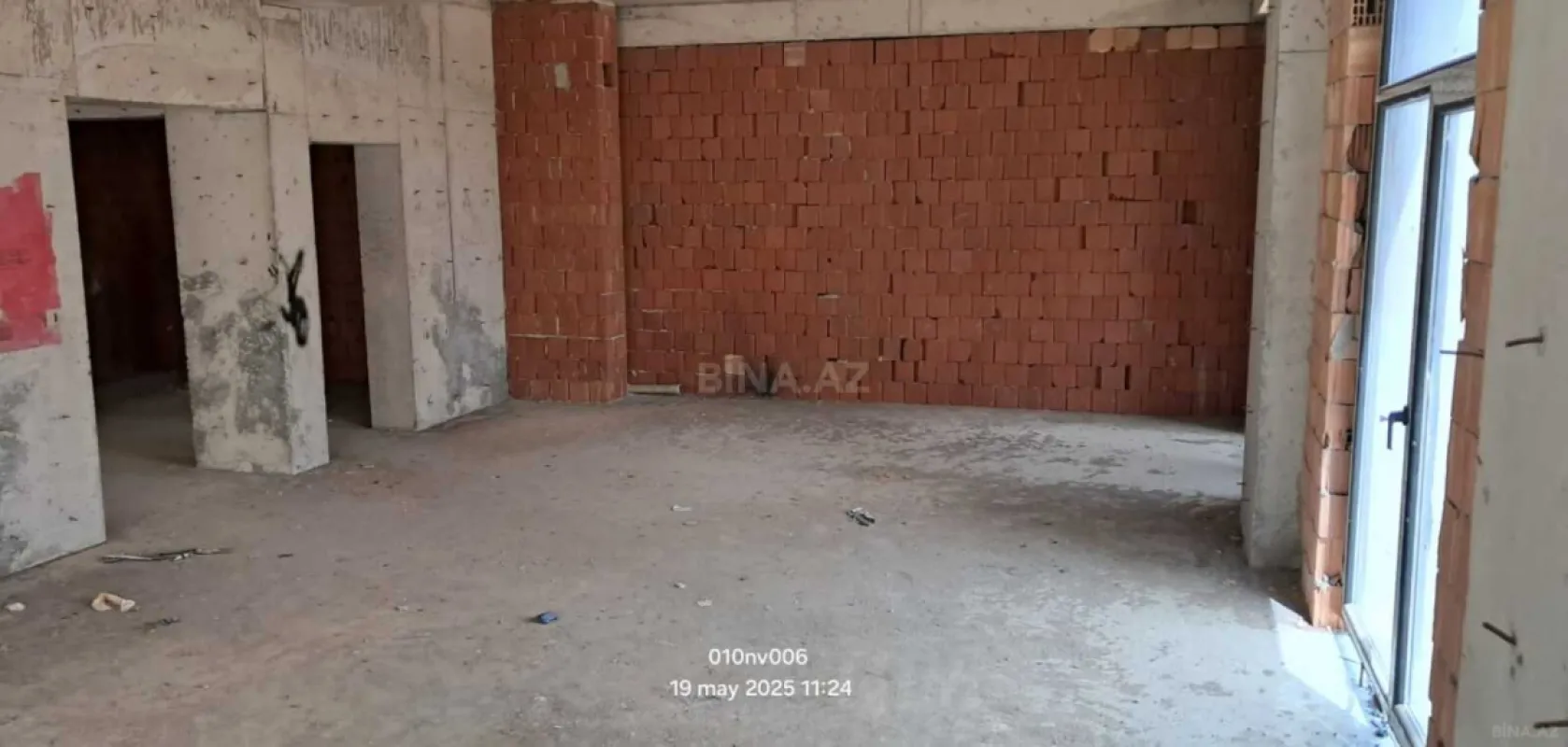 Satılır 4 otaqlı mənzil 158 m²