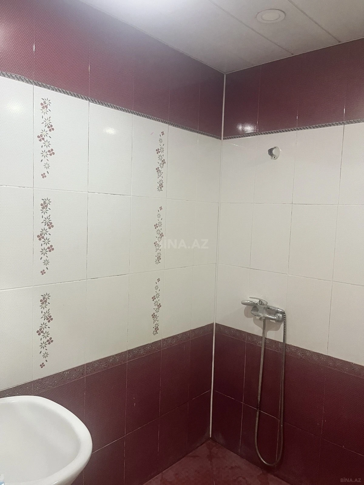 Kirayə verilir 2 otaqlı mənzil 90 m²