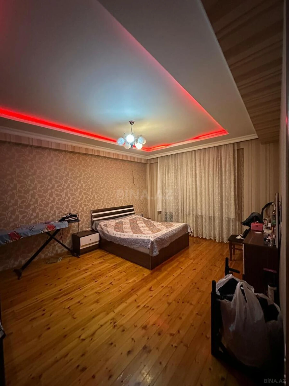 Satılır 2 otaqlı mənzil 105 m²