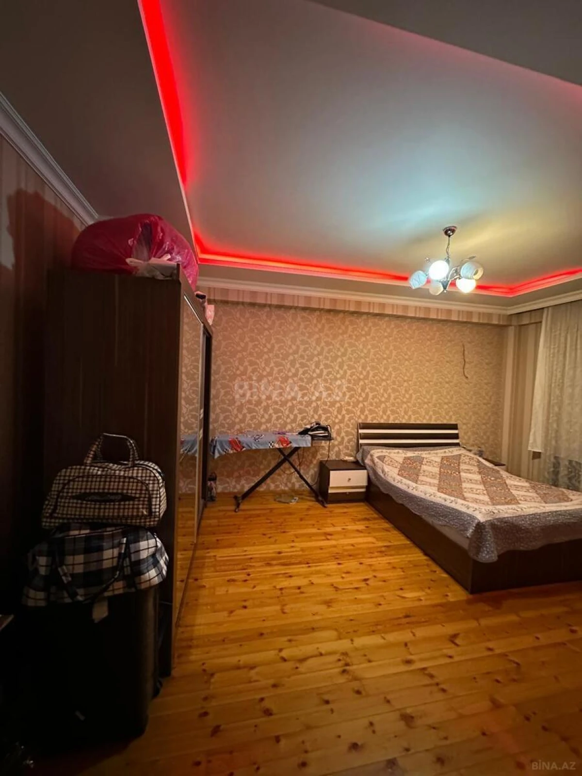 Satılır 2 otaqlı mənzil 105 m²