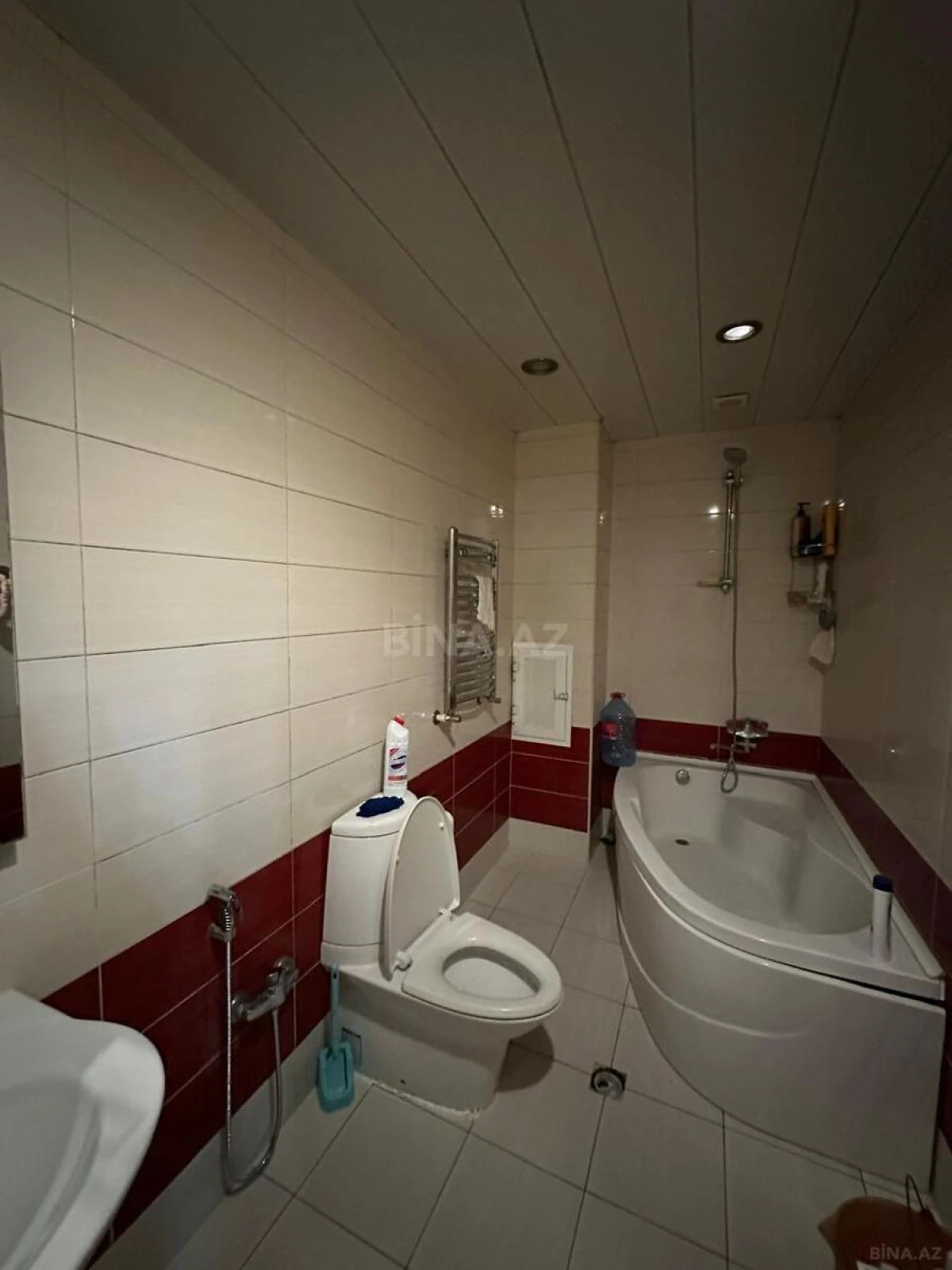 Satılır 2 otaqlı mənzil 105 m²