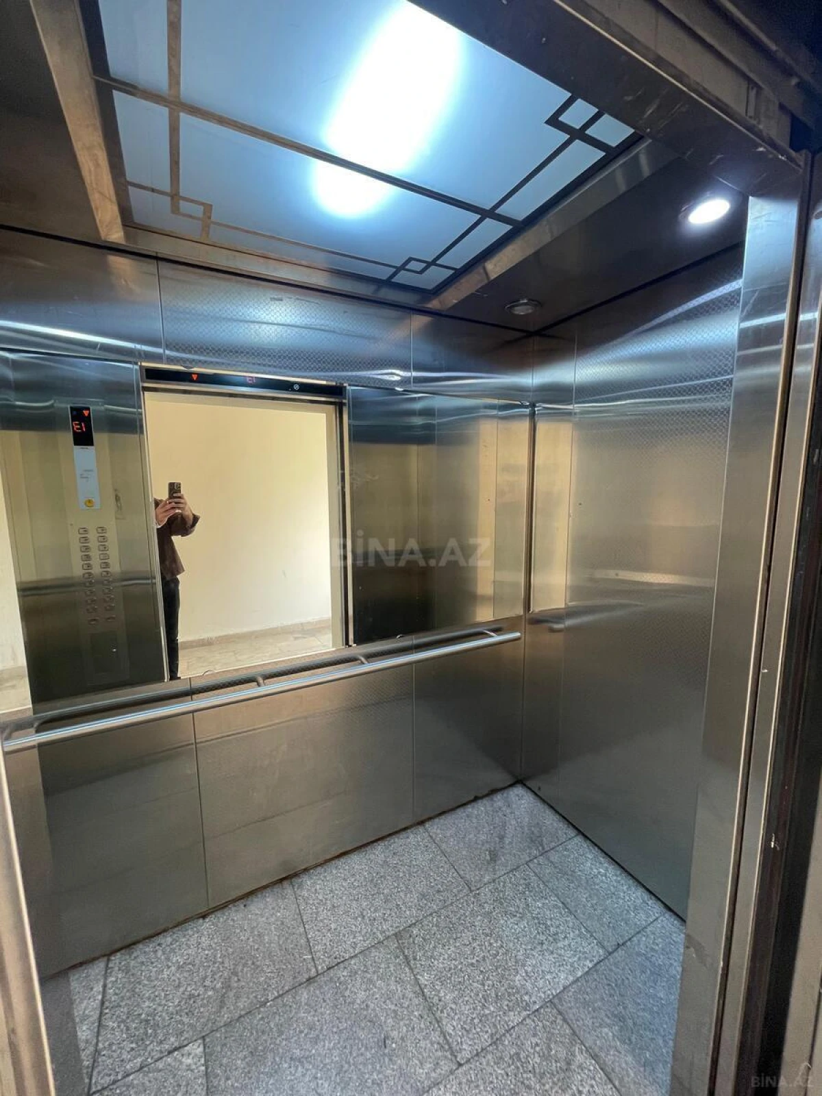 Satılır 2 otaqlı mənzil 86 m²