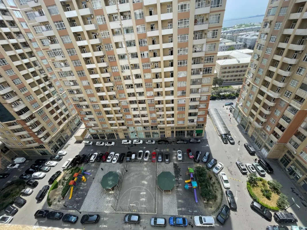 Satılır 2 otaqlı mənzil 86 m²