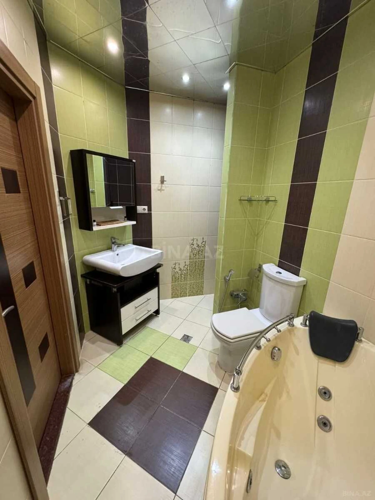 Kirayə verilir 3 otaqlı mənzil 120 m²