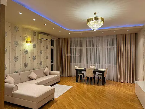 Kirayə verilir 3 otaqlı mənzil 120 m²