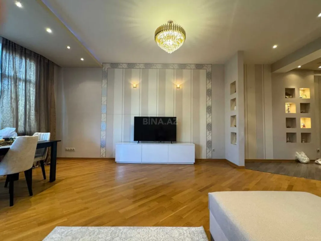 Kirayə verilir 3 otaqlı mənzil 120 m²