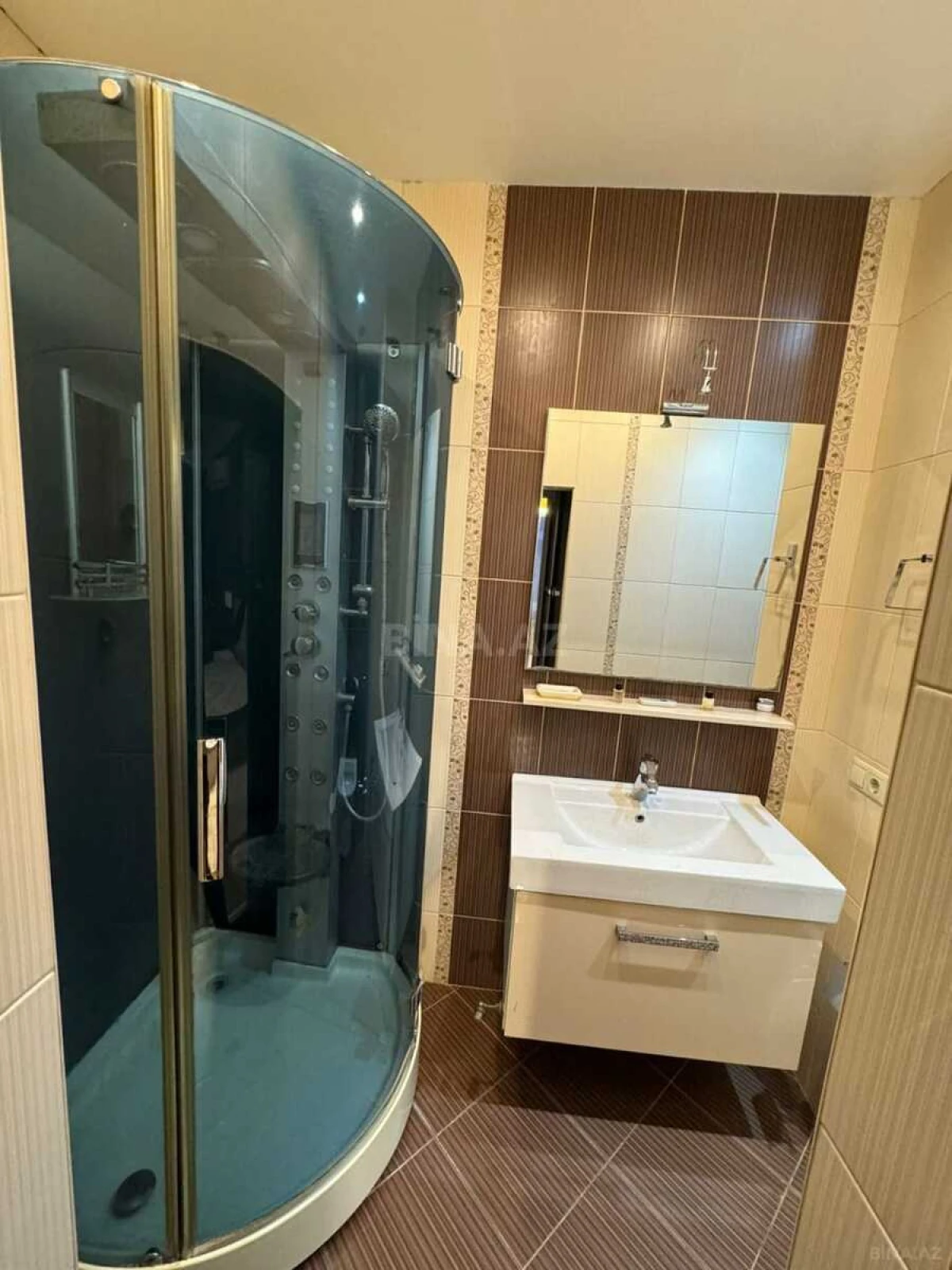 Kirayə verilir 3 otaqlı mənzil 120 m²