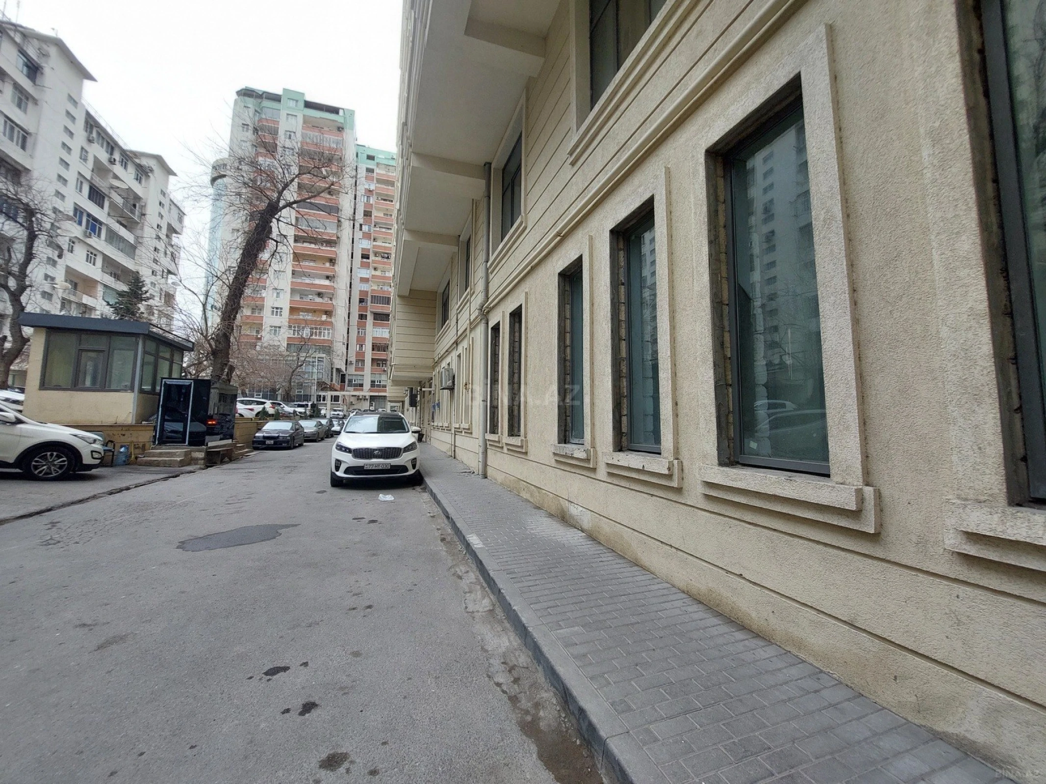 Satılır 2 otaqlı mənzil 118 m²