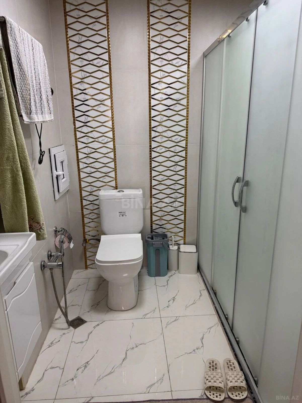 Satılır 4 otaqlı mənzil 135 m²