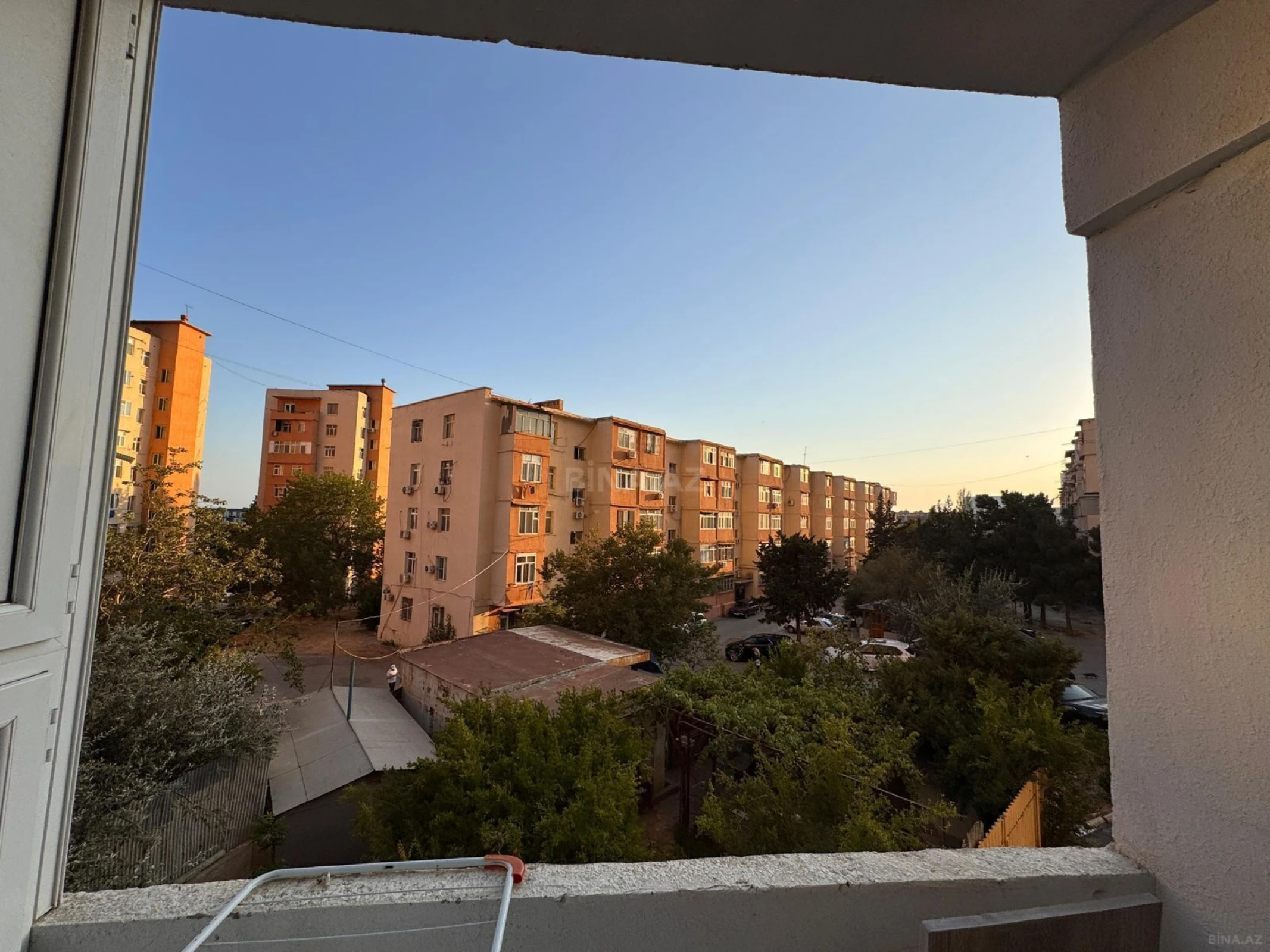 Satılır 4 otaqlı mənzil 135 m²
