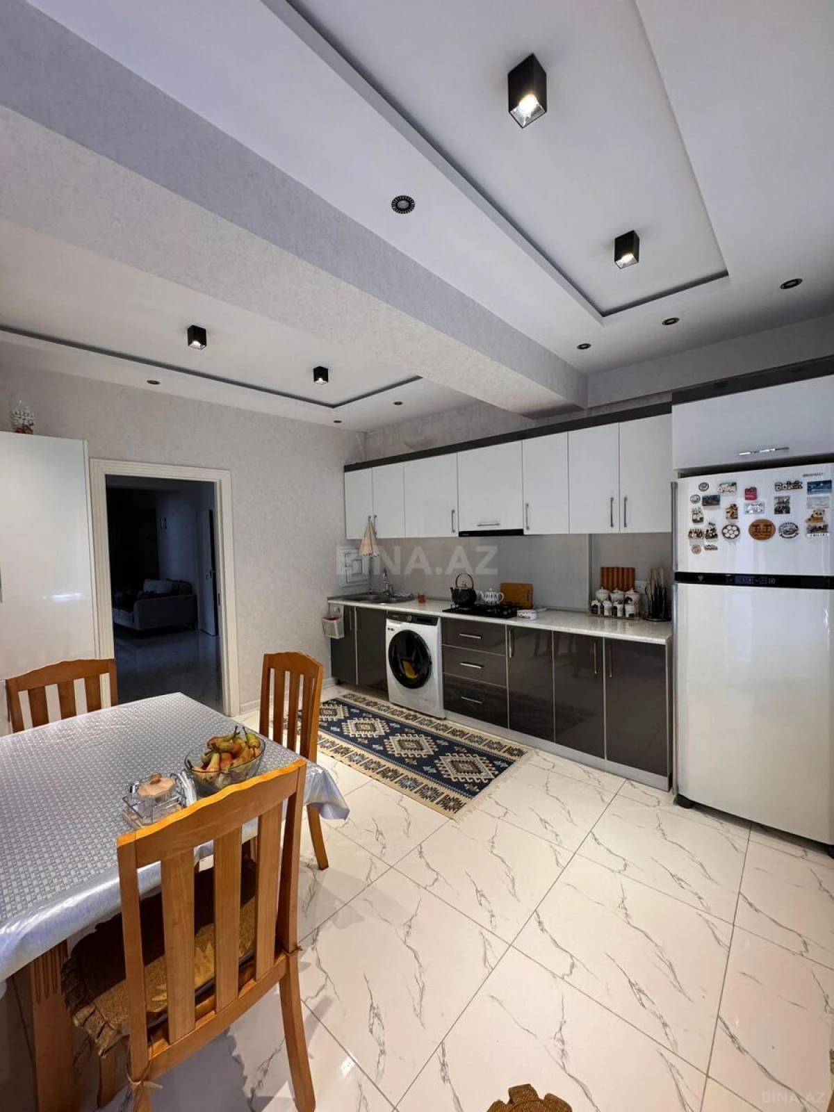 Satılır 4 otaqlı mənzil 135 m²