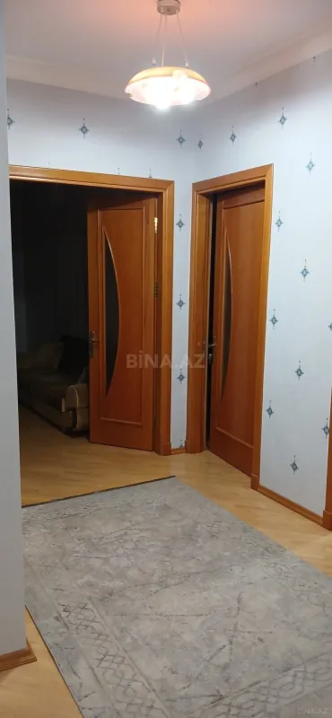 Kirayə verilir 2 otaqlı mənzil 98 m²