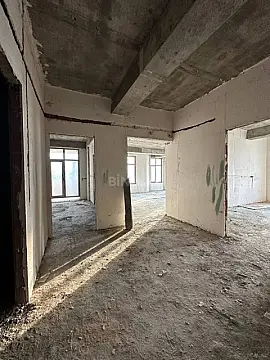 Satılır 3 otaqlı mənzil 135 m²