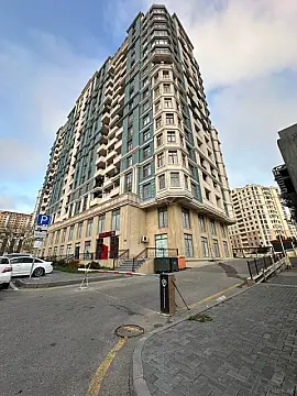 Satılır 3 otaqlı mənzil 135 m² — Bakı 3 otaq 135.00 m²