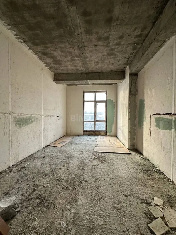 Satılır 3 otaqlı mənzil 135 m²