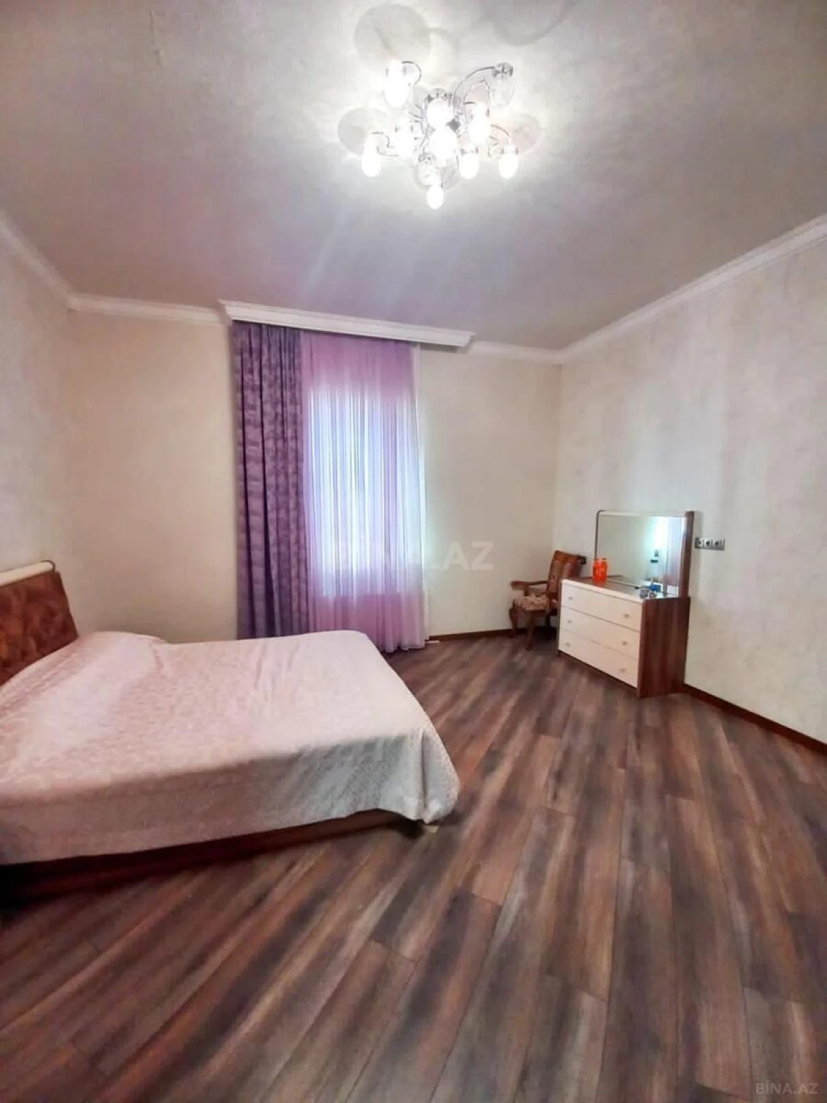 Satılır 4 otaqlı həyət evi 200 m²