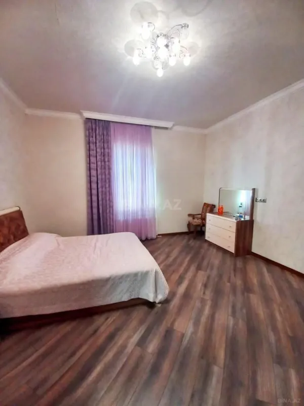 Satılır 4 otaqlı həyət evi 200 m²