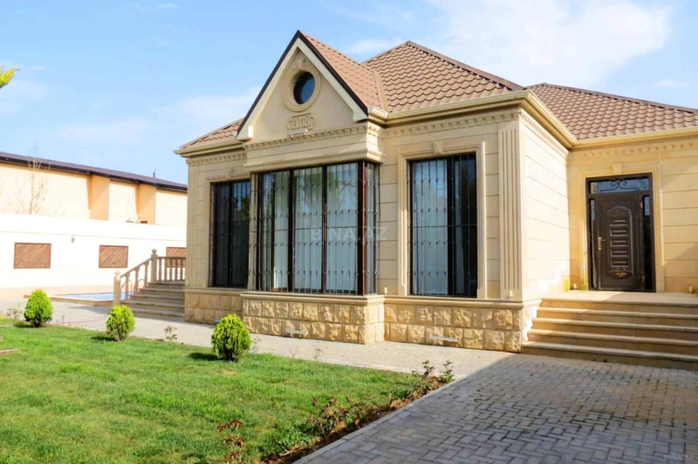 Satılır 4 otaqlı həyət evi 200 m²