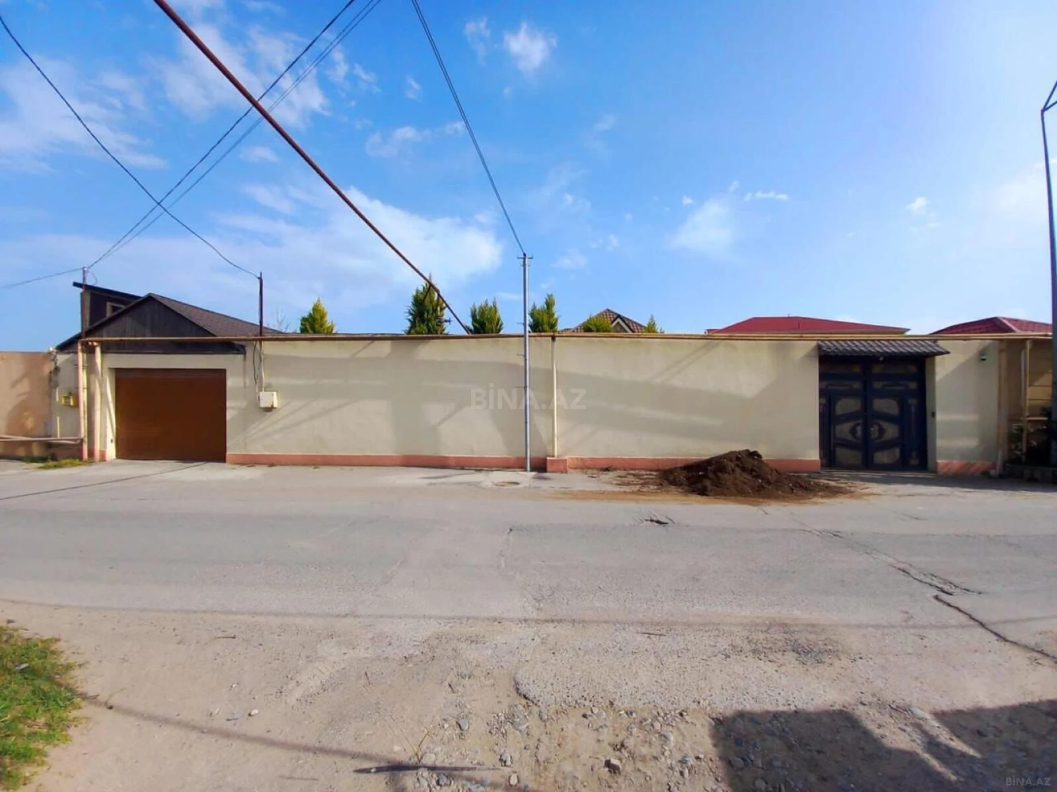 Satılır 4 otaqlı həyət evi 200 m²