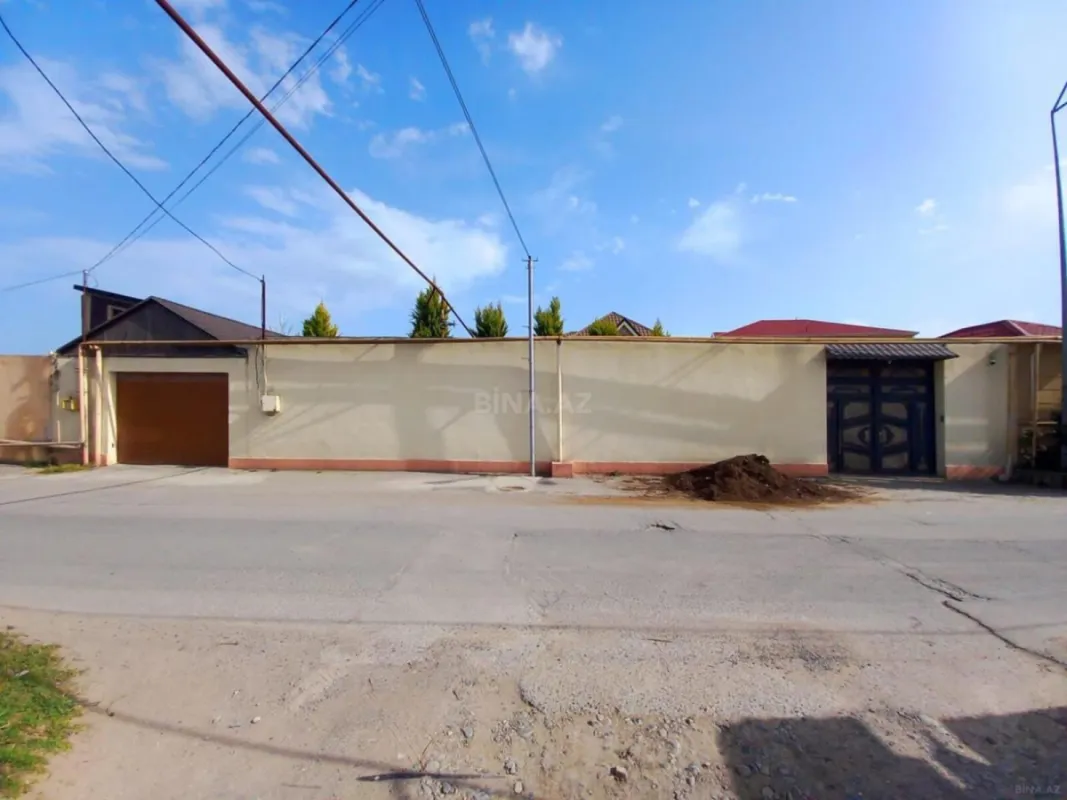 Satılır 4 otaqlı həyət evi 200 m²