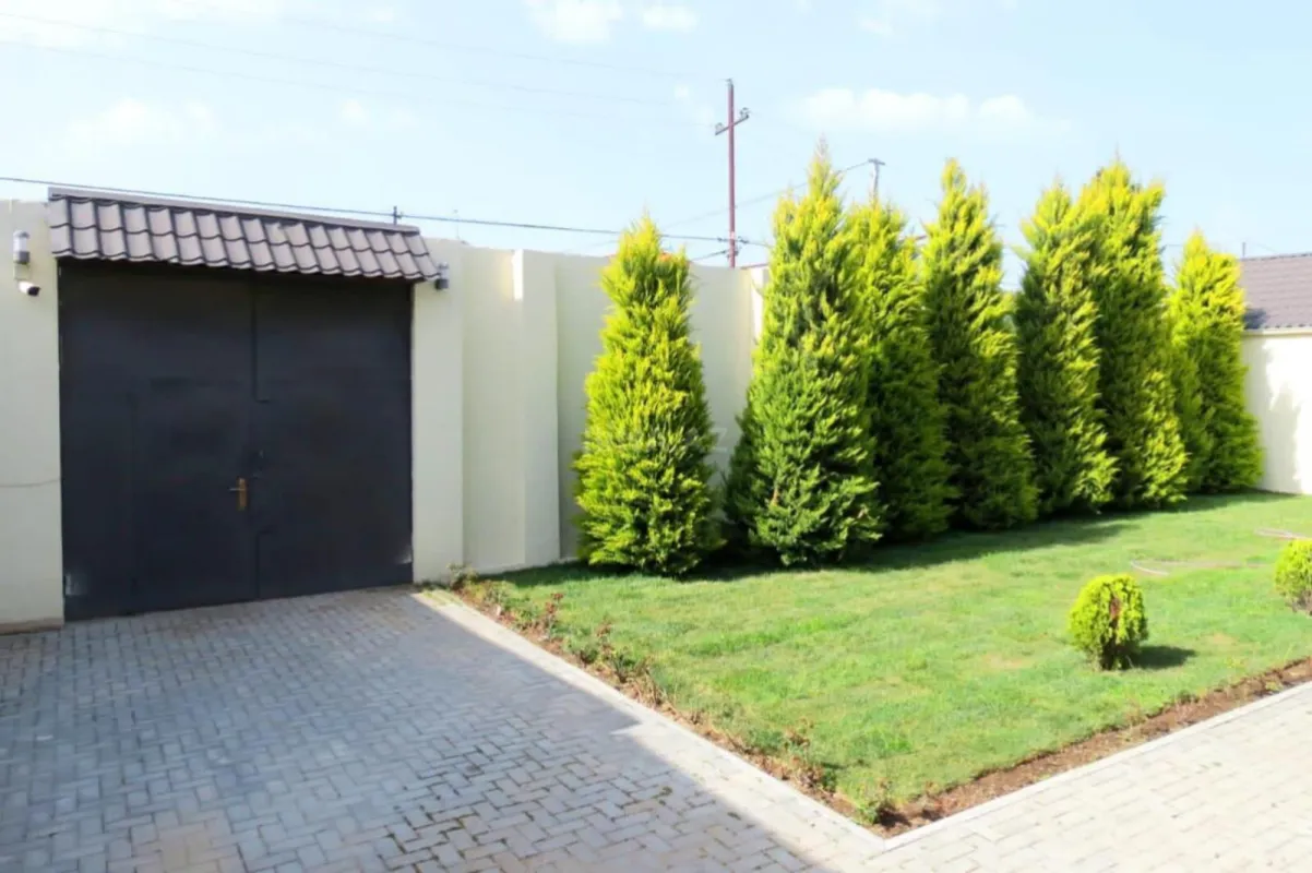 Satılır 4 otaqlı həyət evi 200 m²