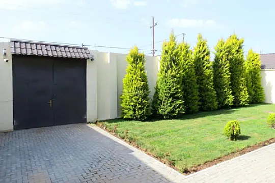 Satılır 4 otaqlı həyət evi 200 m²
