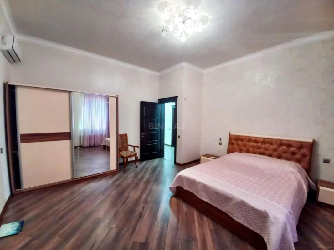 Satılır 4 otaqlı həyət evi 200 m²