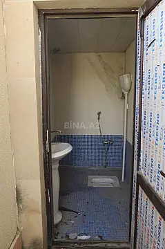Satılır 4 otaqlı həyət evi 200 m²