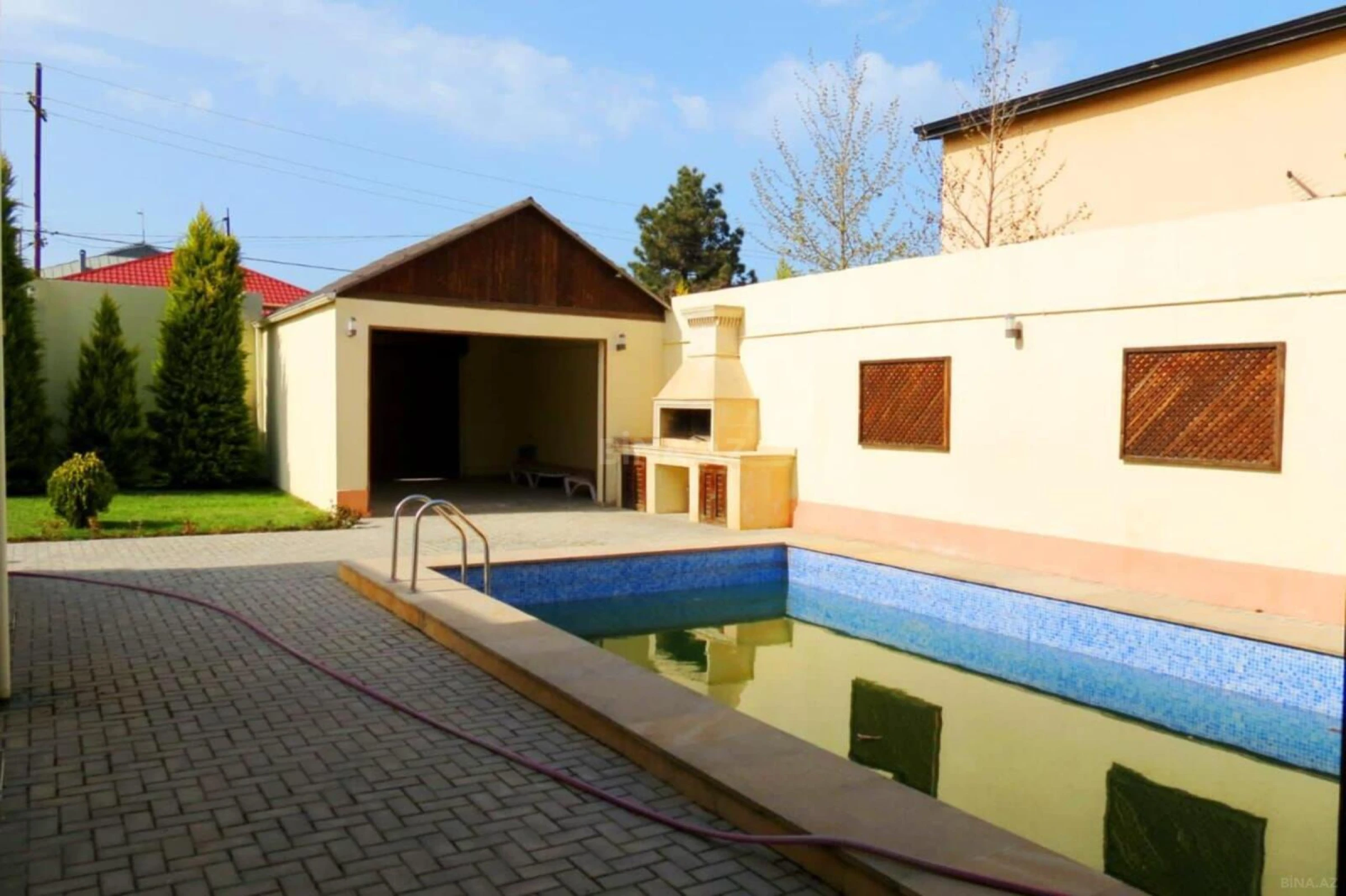 Satılır 4 otaqlı həyət evi 200 m²