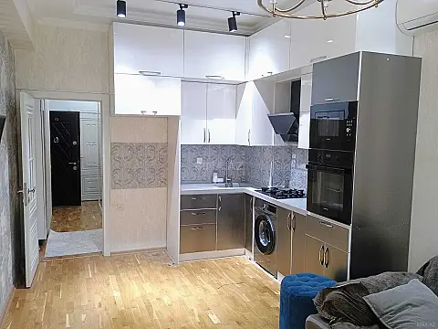 Kirayə verilir 3 otaqlı mənzil 100 m² — Bakı 3 otaq 100.00 m²