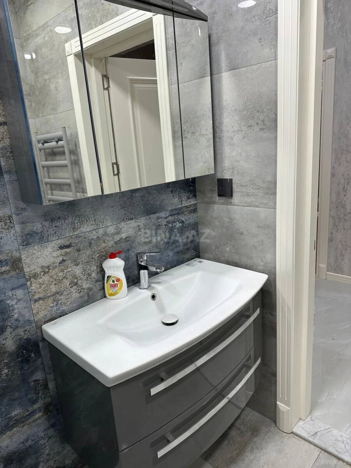 Kirayə verilir 4 otaqlı mənzil 170 m²
