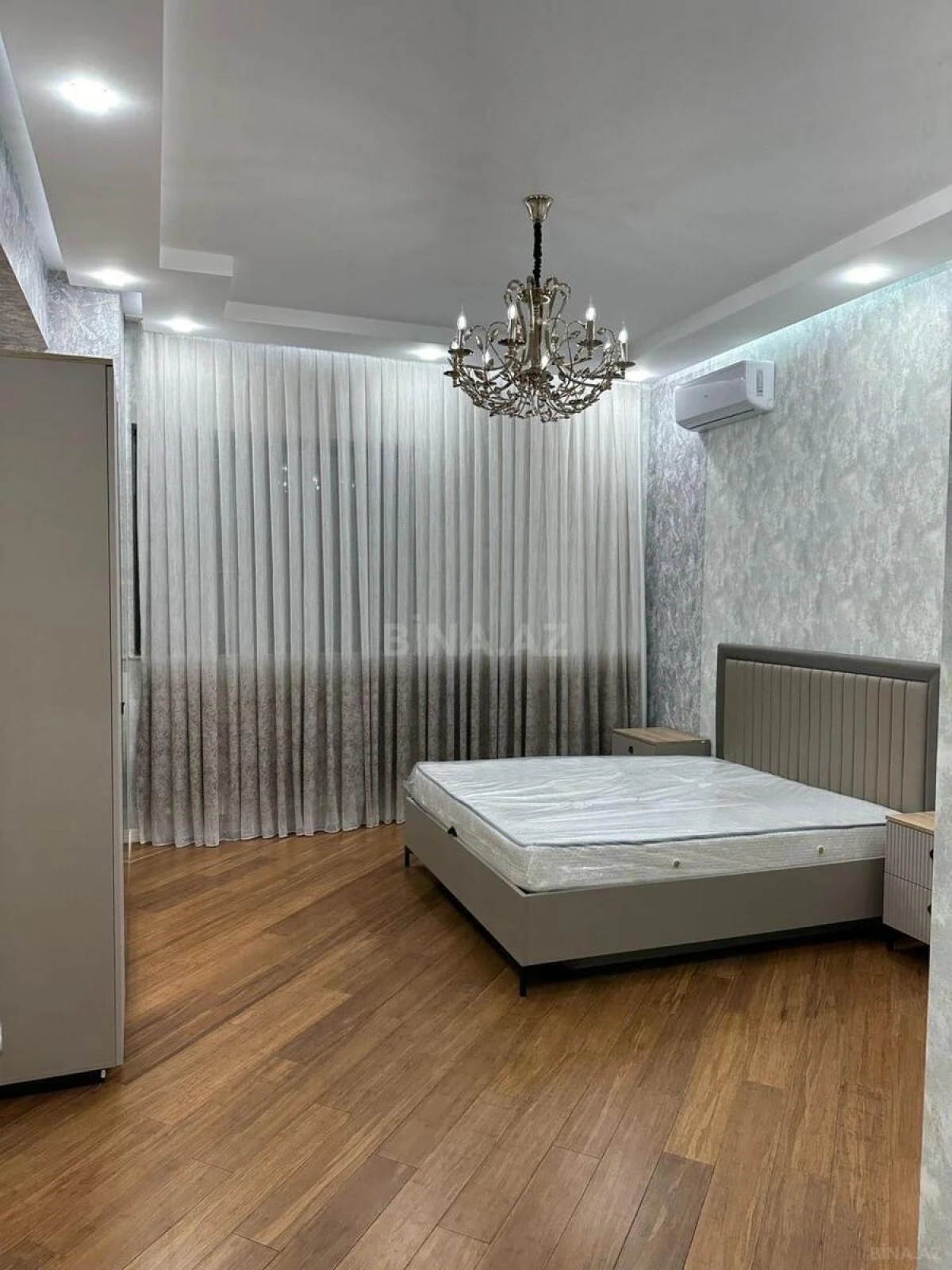 Kirayə verilir 4 otaqlı mənzil 170 m²