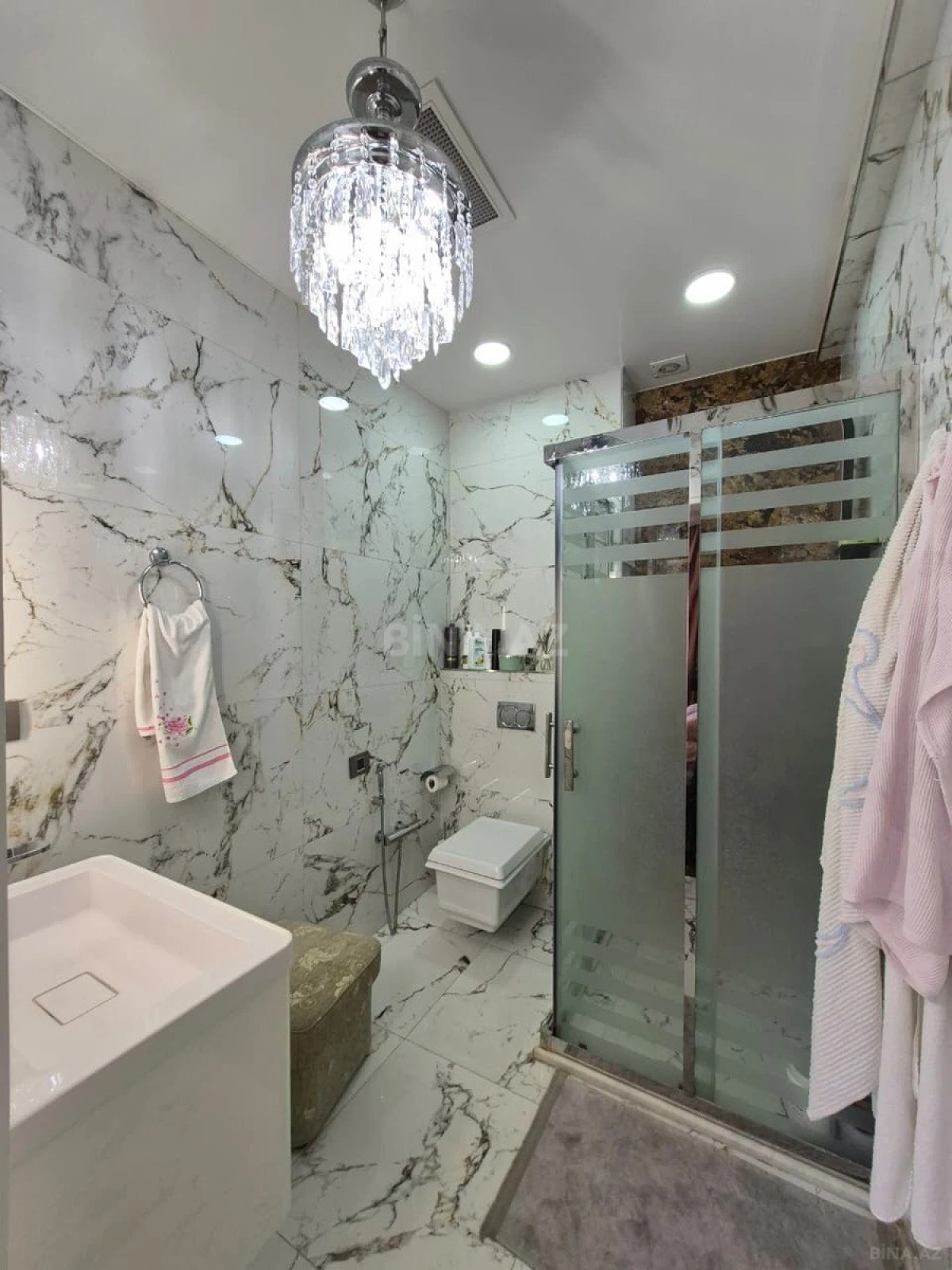 Satılır 3 otaqlı mənzil 170 m²