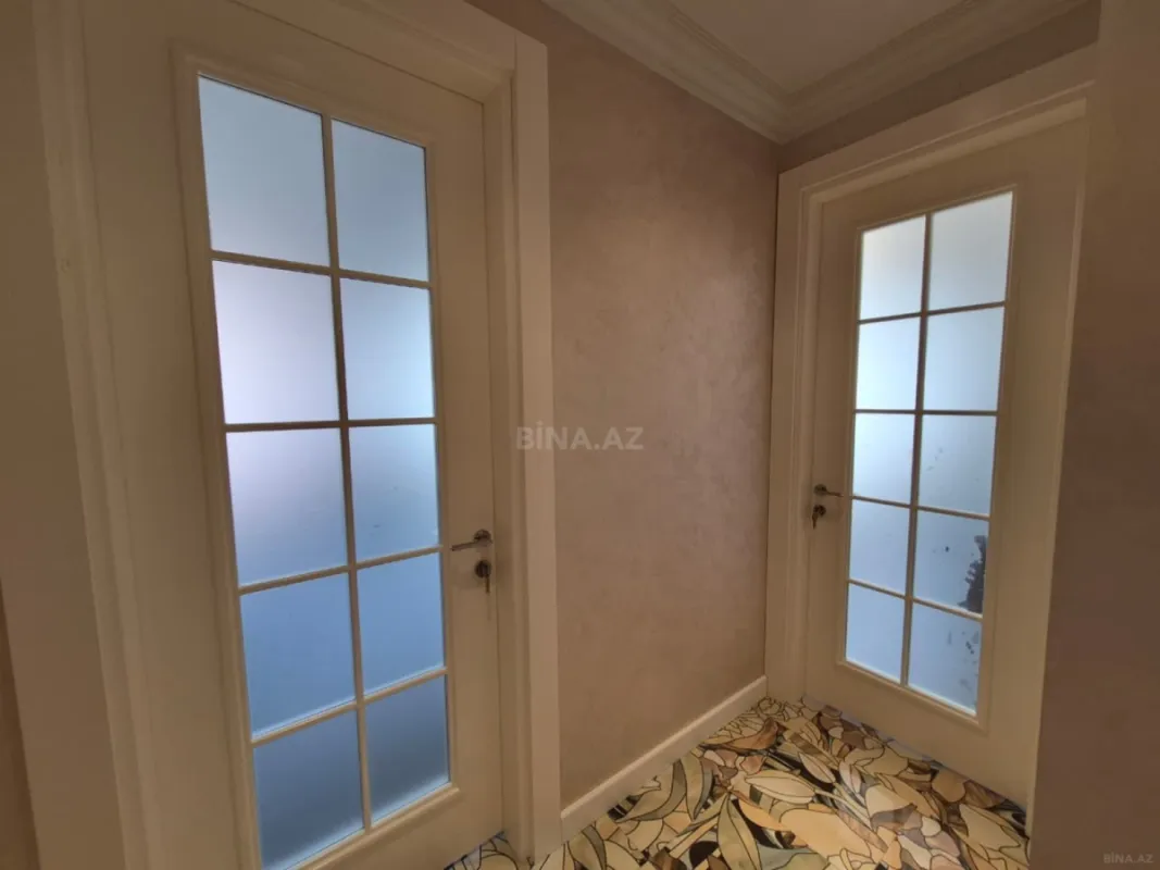 Satılır 3 otaqlı mənzil 170 m²