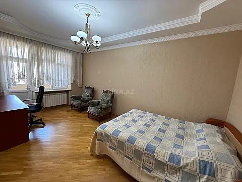 Kirayə verilir 4 otaqlı mənzil 200 m² — Bakı, Nizami 4 otaq 200.00 m²